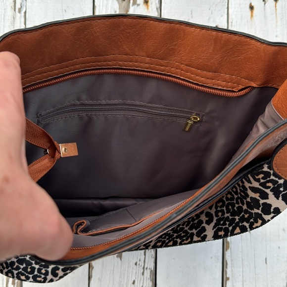 Leather Purse with Detachable Guitar Strap NWOT - Picture 6 of 8